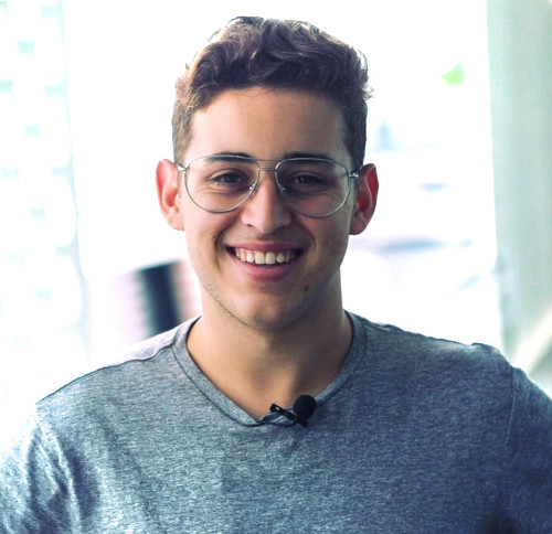 Jan Gibernau CEO at SoftnGeeks, specializing in ERP, B2B SaaS, and CRM. Expert in custom development, artificial intelligence in business, and low-code platforms for database management and growth tools. Product and software engineer with experience in frontend and backend development, software creation, and monitoring. SoftnGeeks is one of the top SaaS companies, providing advanced business management solutions, ad hoc software, and tools for digital transformation.